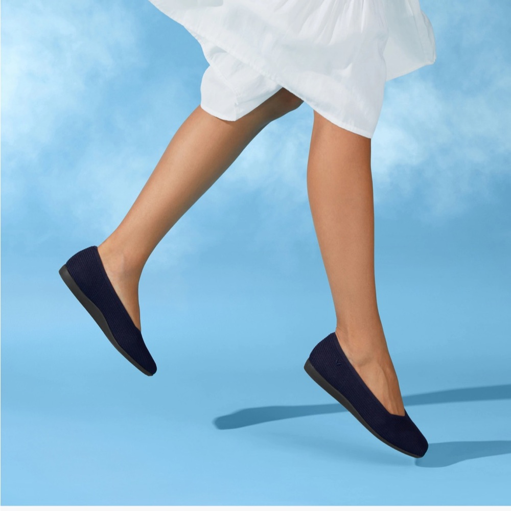 VIVAIA  Navy Lightweight Square-Toe V-Cut Flats
(Margot Walker)